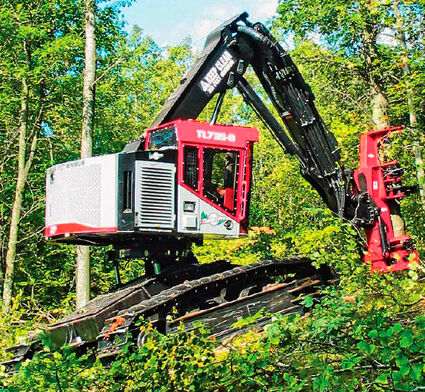 Professional logging processor with hydraulic grapple